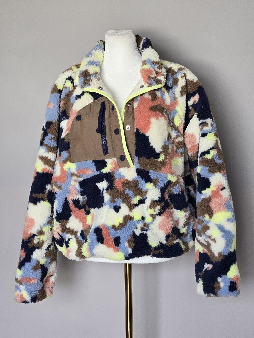 NEW FP Movement Hit The Slopes Printed Pullover Camo Combo Size S